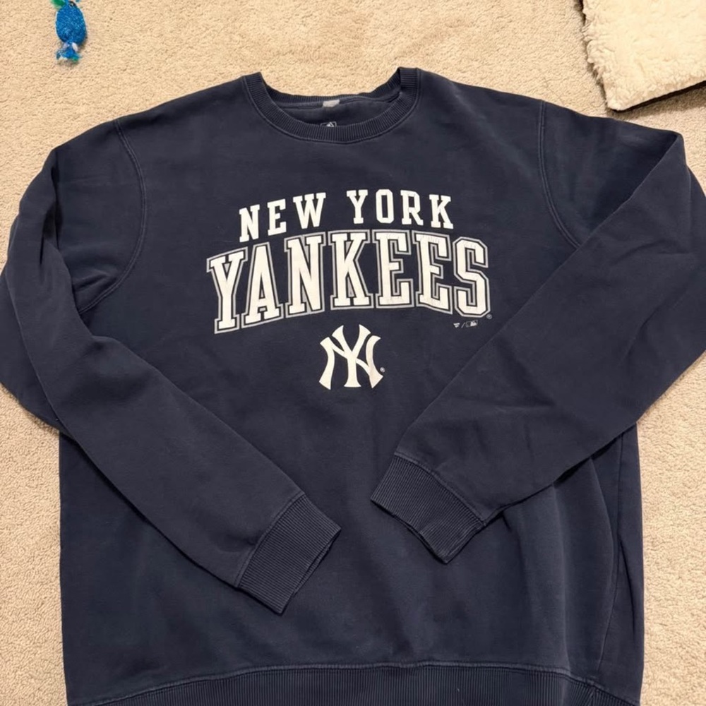 New York Yankees Navy Blue Sweater